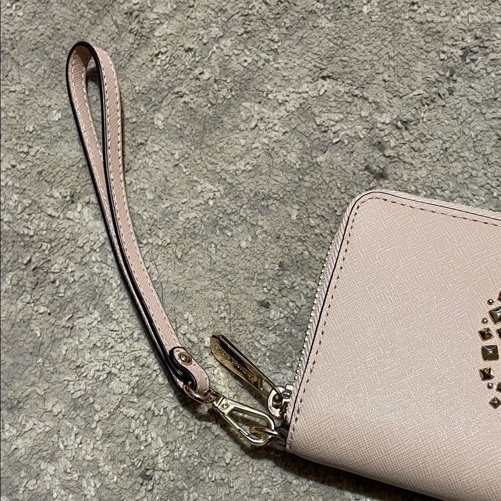 Michael Kors Blush Heart Wristlet - Picture 3 of 8